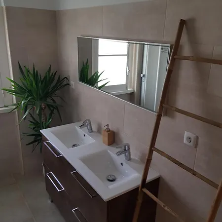 Bed & Breakfast Element Costa de Caparica