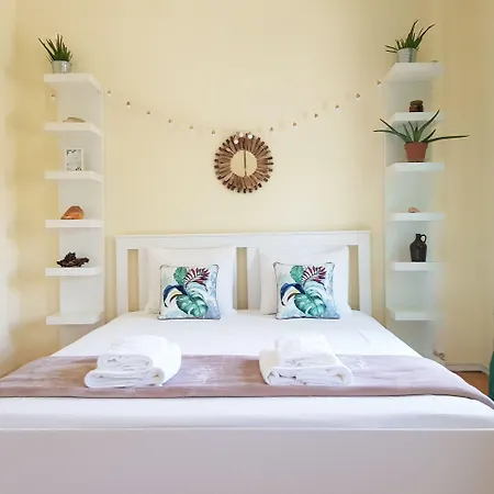 Bed & Breakfast Element